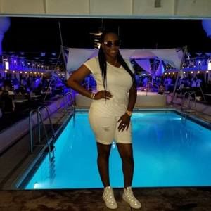 Meet your Posher, Danielle